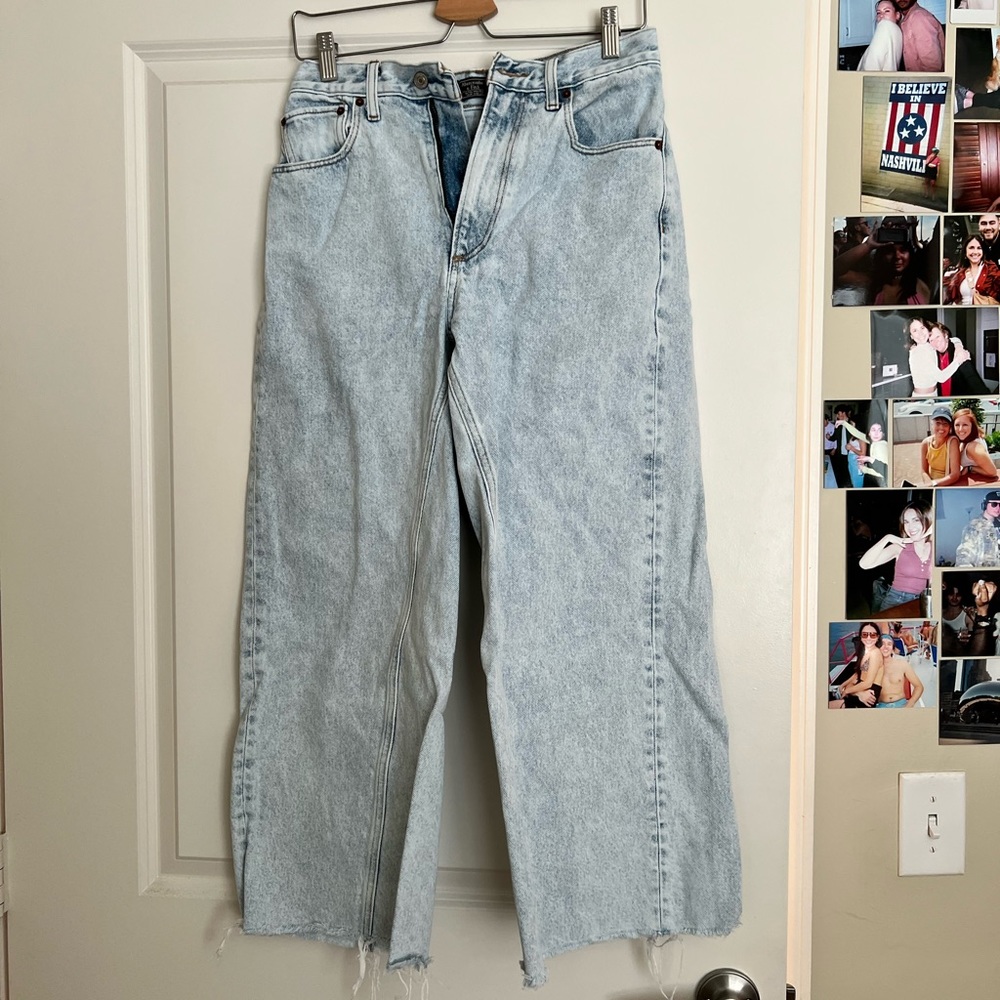 Abercrombie Light Wash Wide Leg Jeans size 27